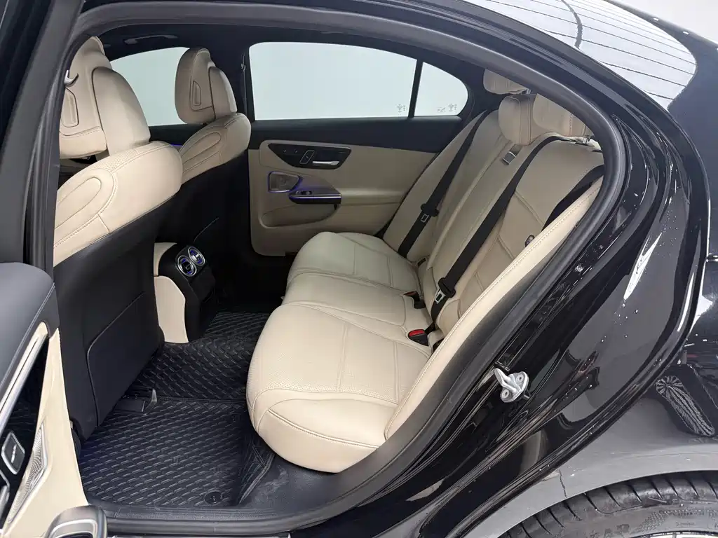 Mercedes-Benz C-Class 2022 — фото 16
