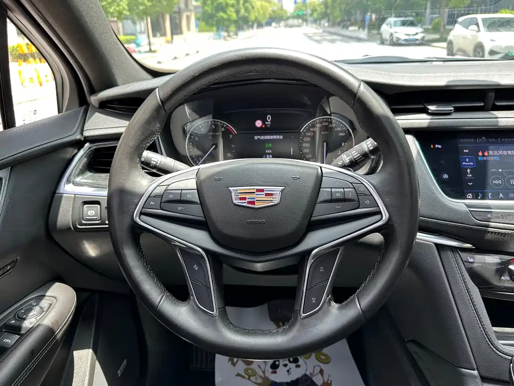 Cadillac XT5 2020 — фото 14