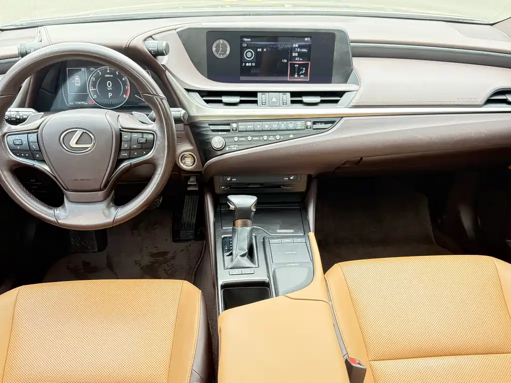 Lexus ES 2020 — фото 11