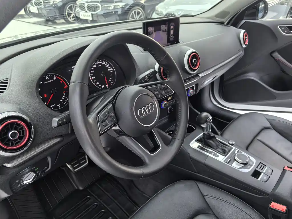 Audi A3 2018 — фото 10