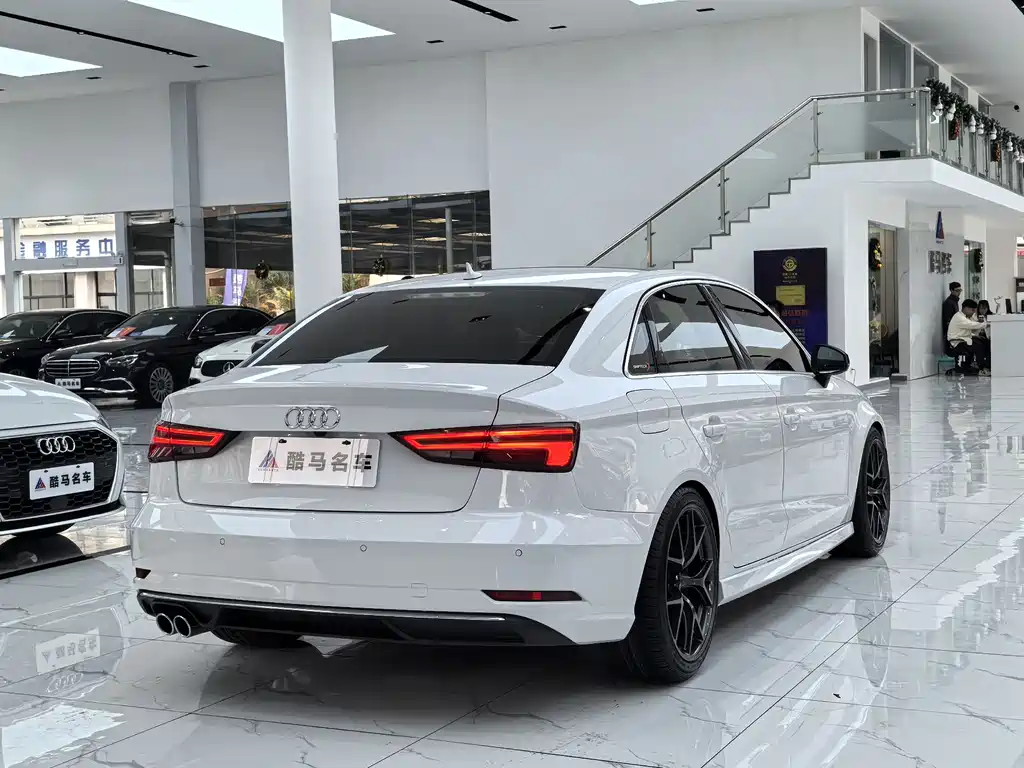 Audi A3 2018 — фото 13