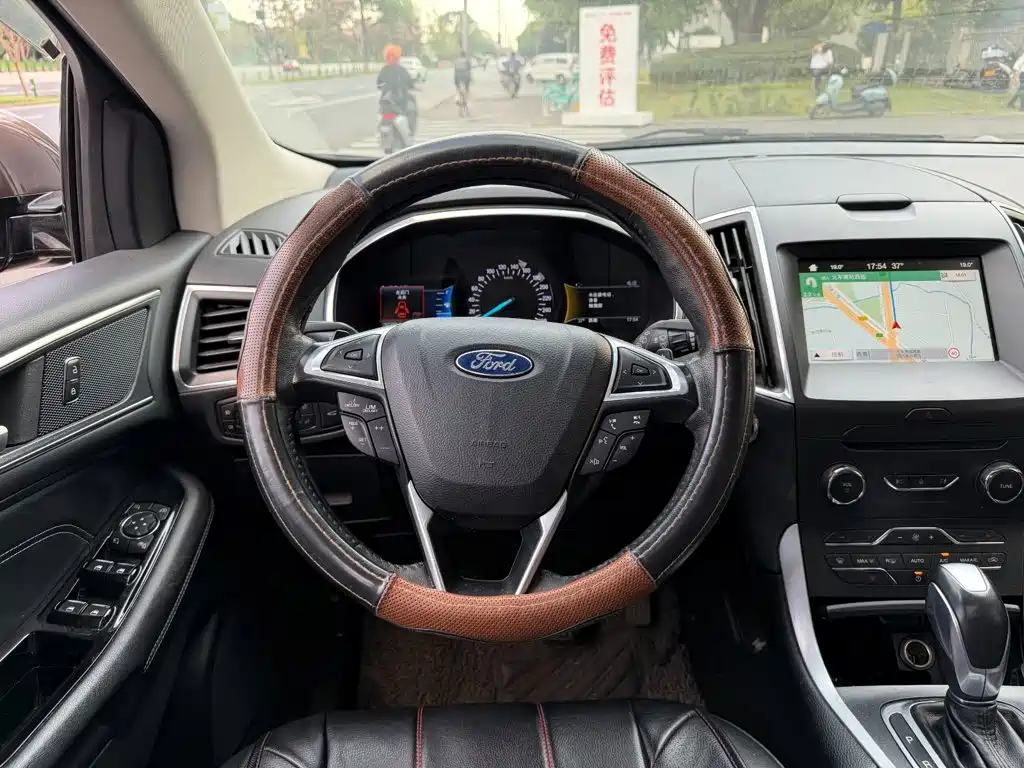 Ford Edge 2017 — фото 14
