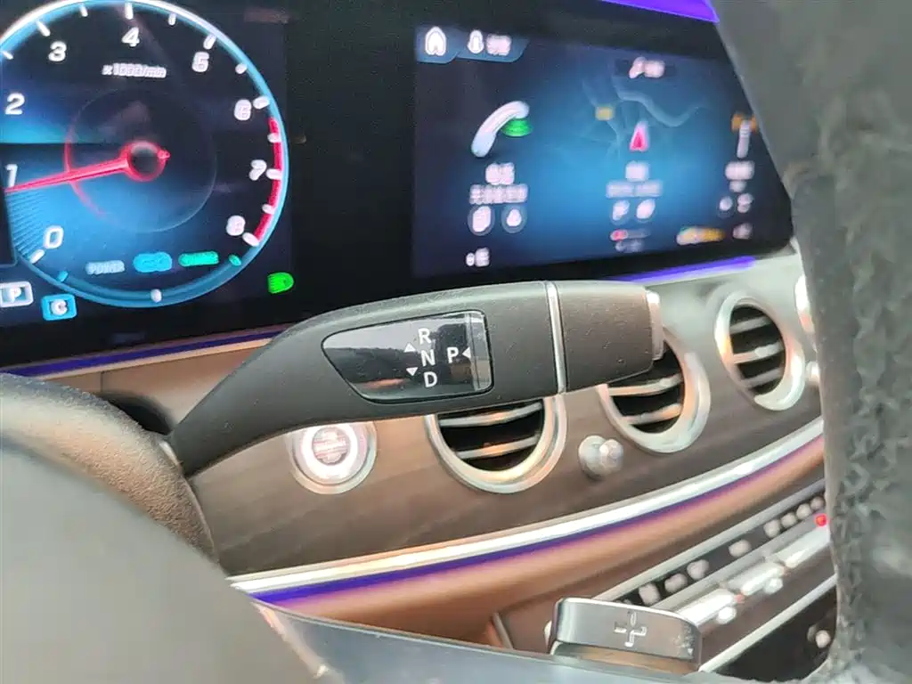 Mercedes-Benz E-Class 2021 — фото 14