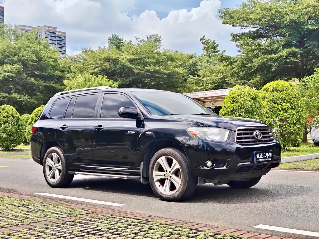 Toyota Highlander 2010 — фото 3