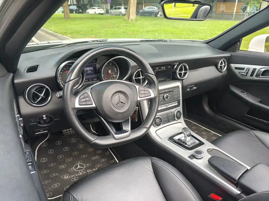 Mercedes-Benz SLC 2017 — фото 20