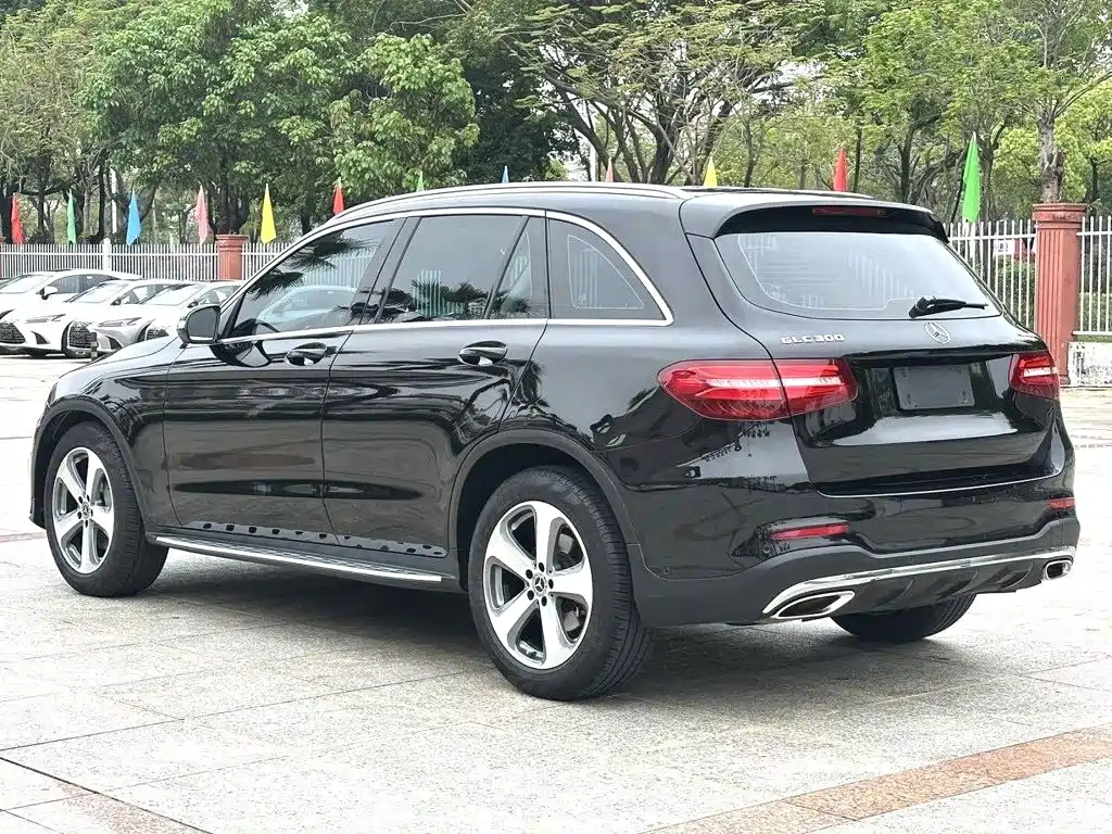 Mercedes-Benz GLC 2017 — фото 8