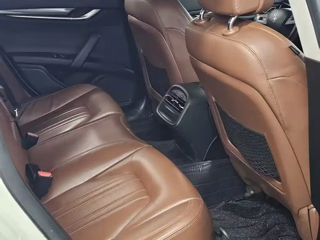 Maserati Ghibli 2014 — фото 19