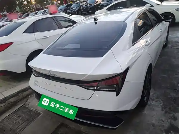 Hyundai Elantra 2023