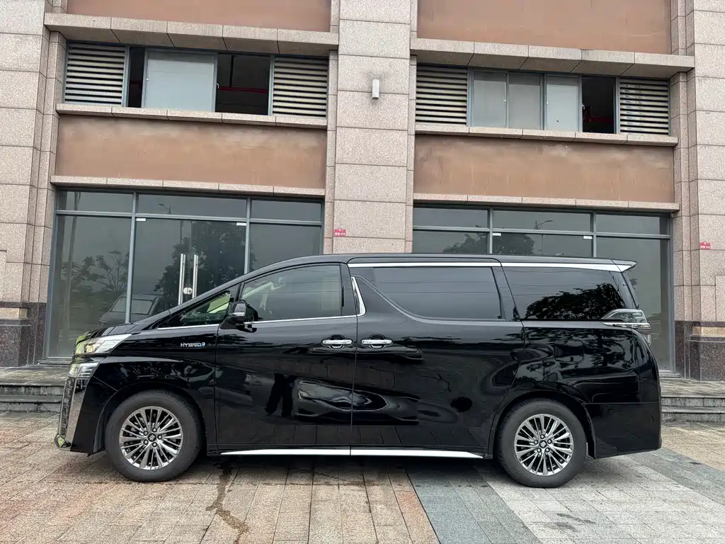 Toyota Vellfire 2023 — фото 4