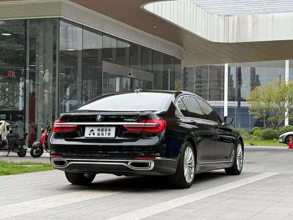 BMW 7 Series 2016 — фото 16