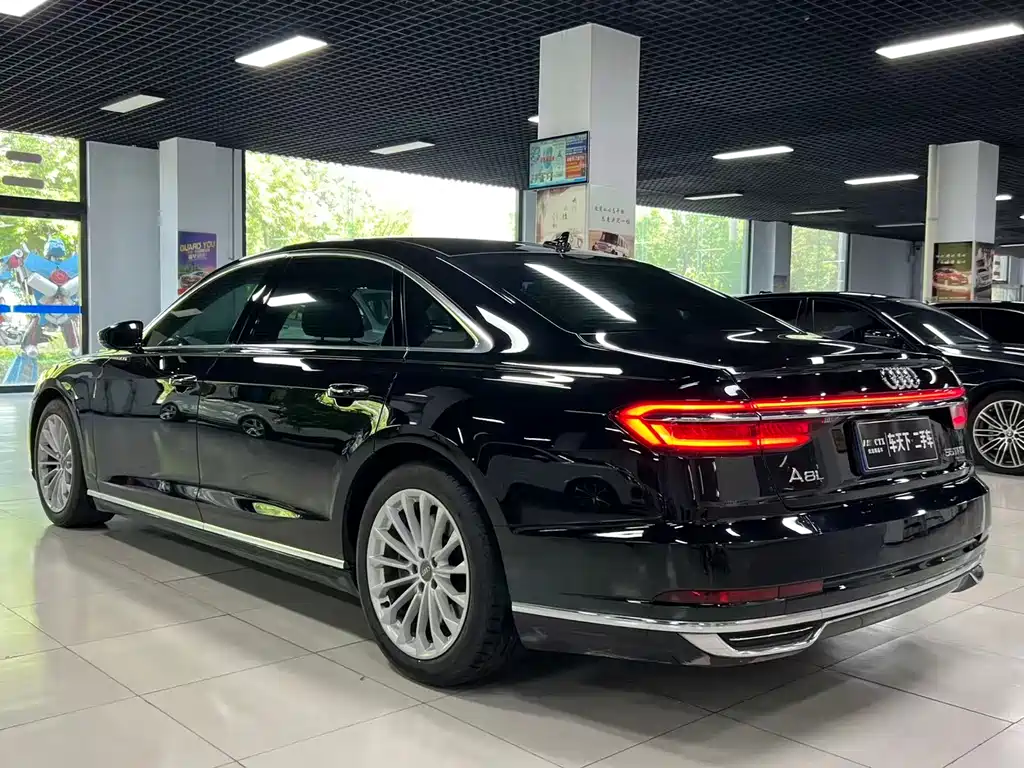 Audi A8 2019 — фото 4