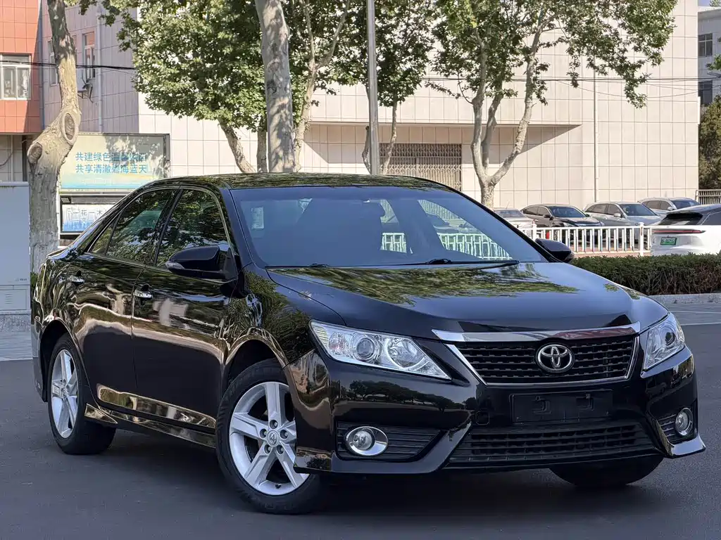 Toyota Camry 2015 — фото 3