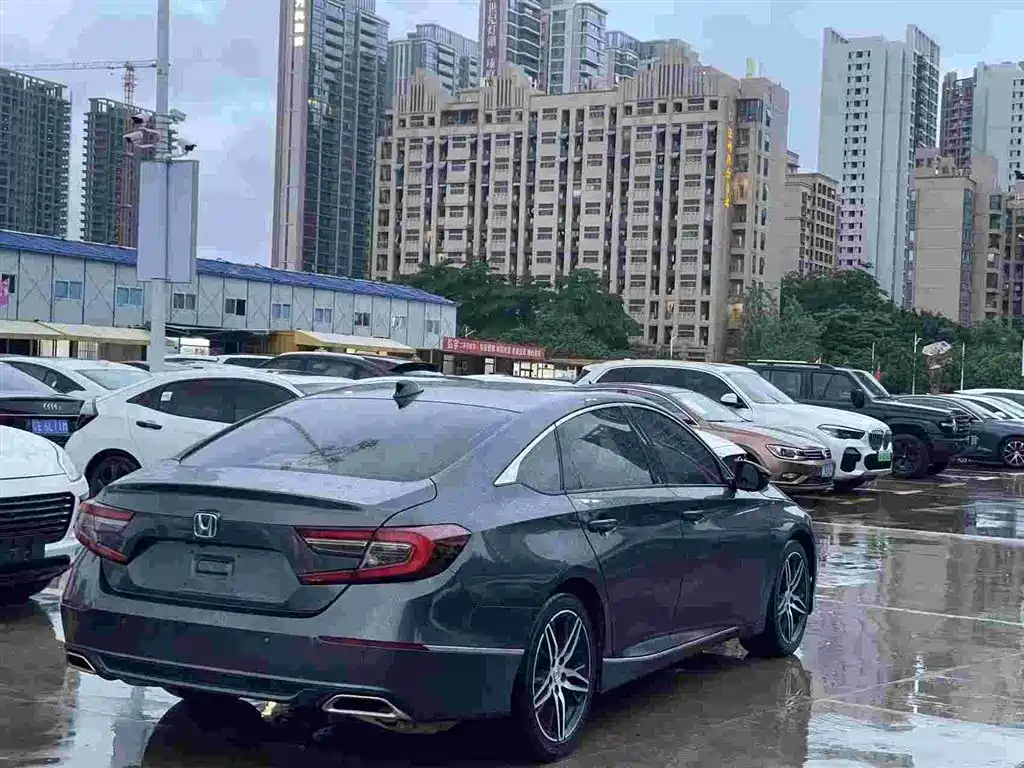 Honda Accord 2022 — фото 10