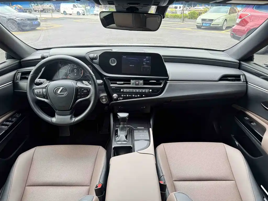 Lexus ES 2022 — фото 10