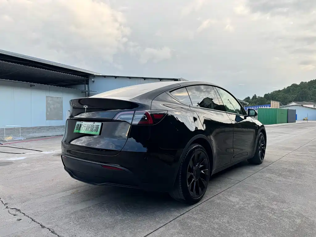 Tesla Model Y 2022 — фото 10
