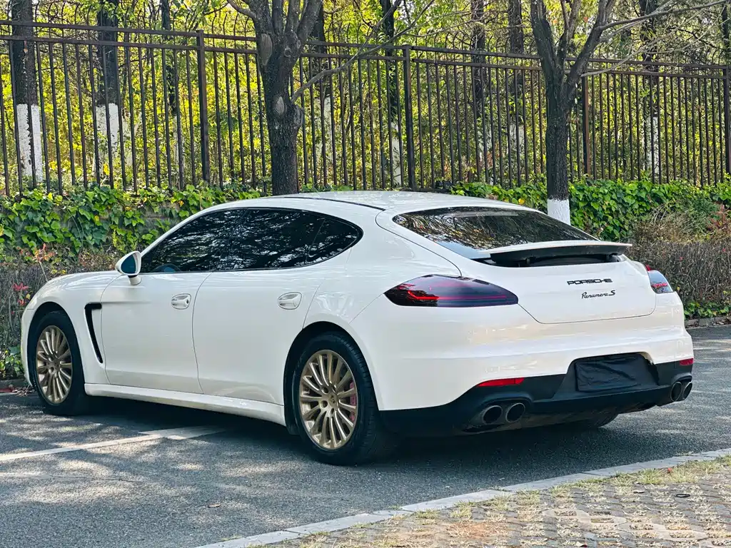 Porsche Panamera 2016 — фото 12