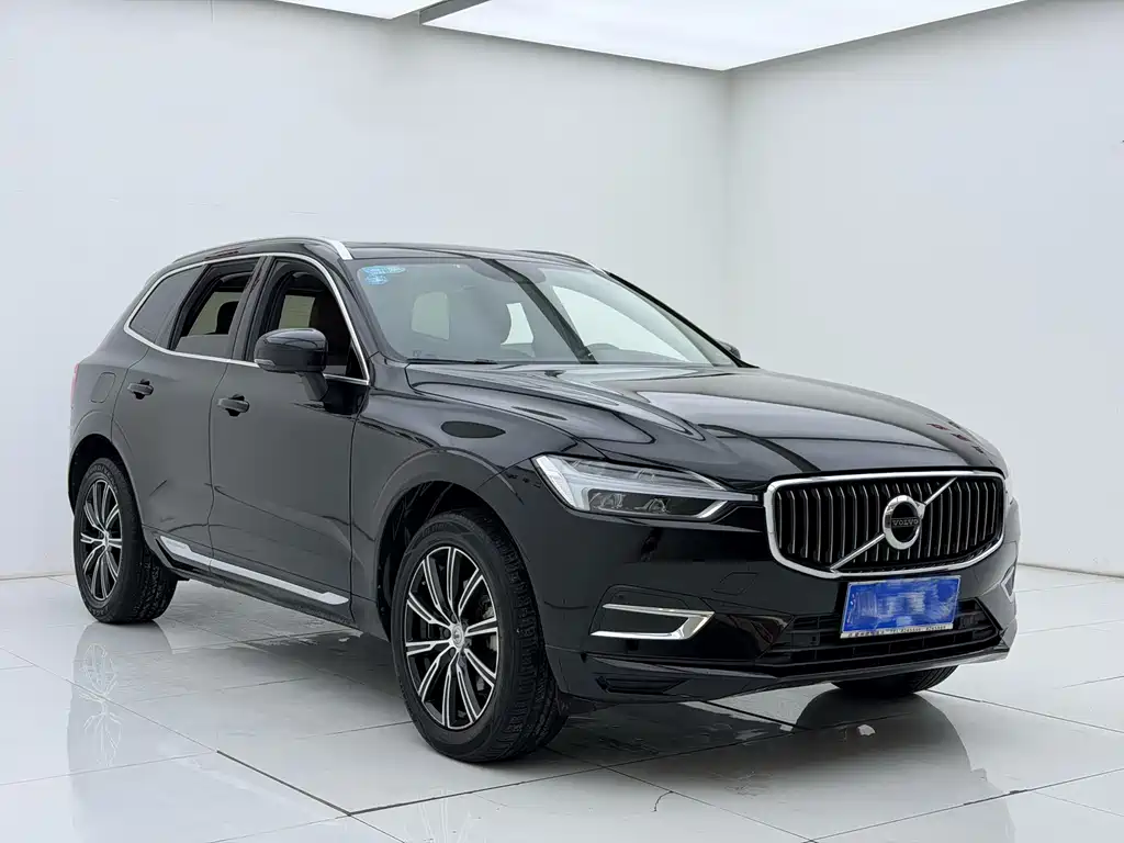 Volvo XC60 2019 — фото 2