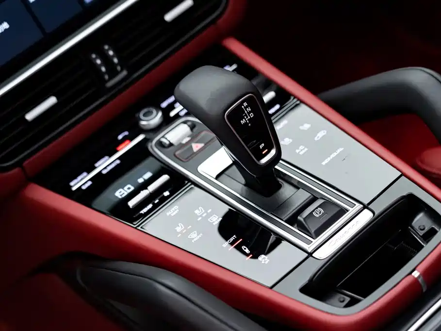Porsche Cayenne 2020 — фото 17