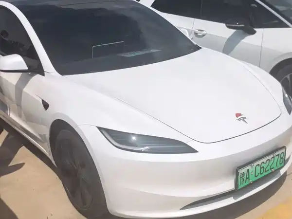 Tesla Model 3 2025