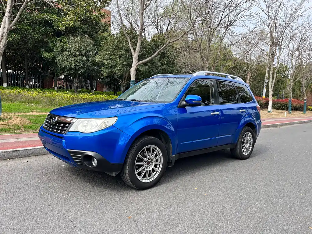 Subaru Forester 2012 — фото 2