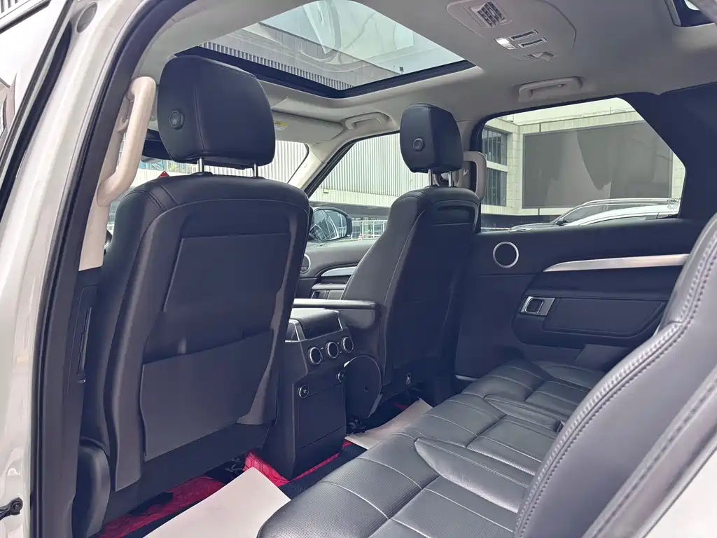 Land Rover Discovery 2020 — фото 13