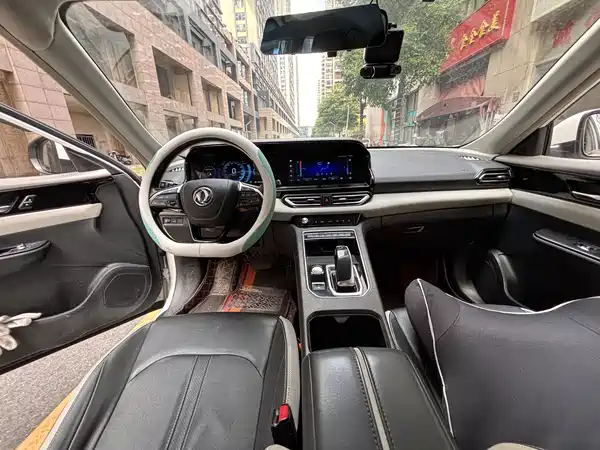Dongfeng E70 2021