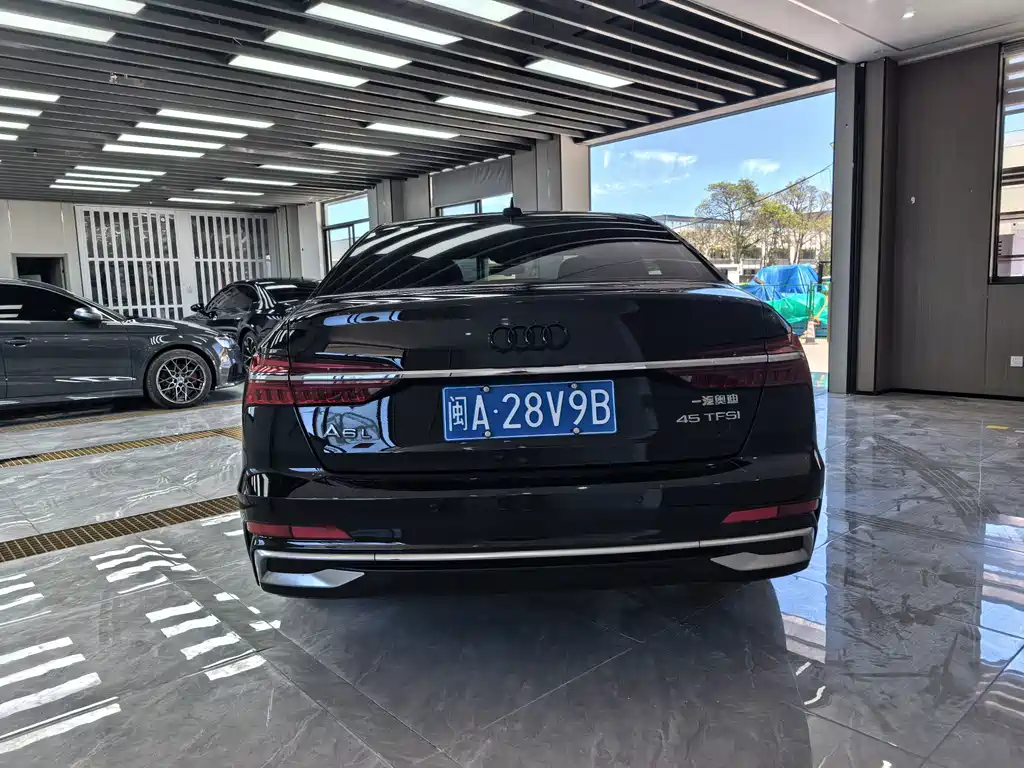 Audi A6L 2023 — фото 11