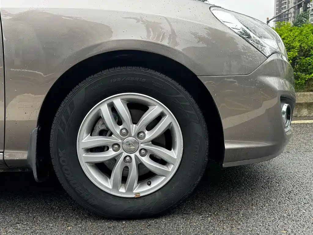 Hyundai Elantra 2015 — фото 18