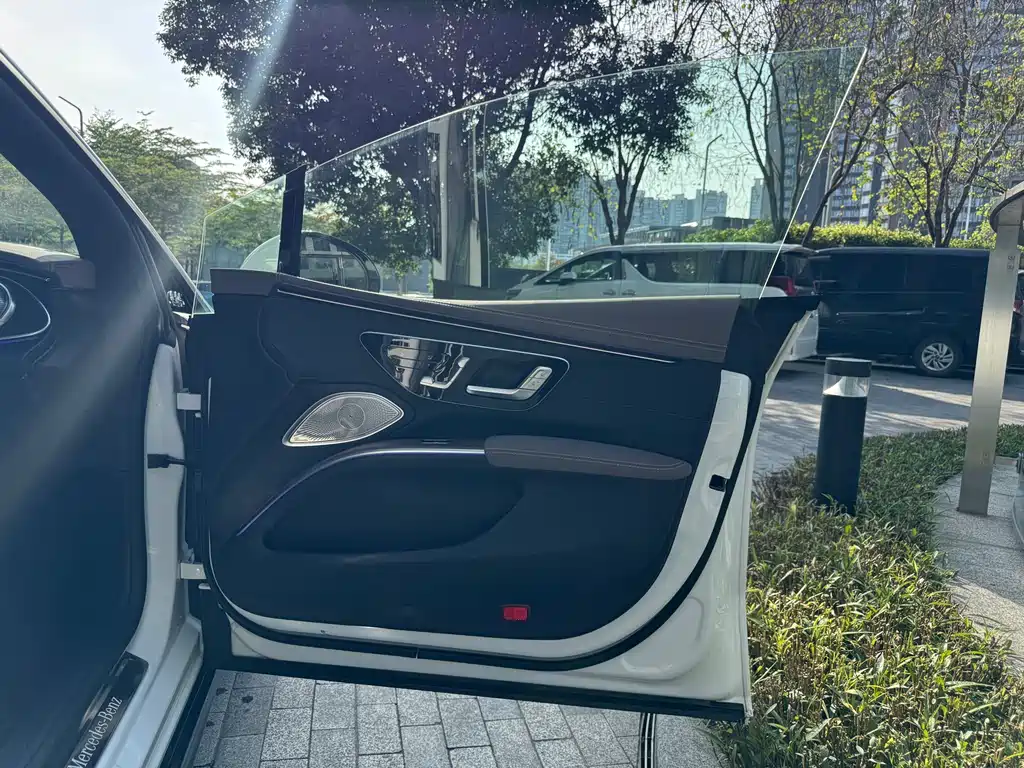 Mercedes-Benz EQS 2023 — фото 13