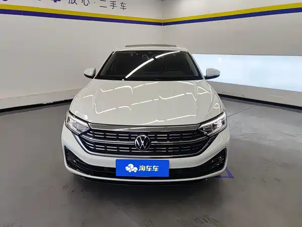 Volkswagen Sagitar 2022