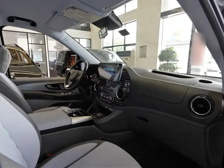 Mercedes-Benz Vito 2023 — фото 20