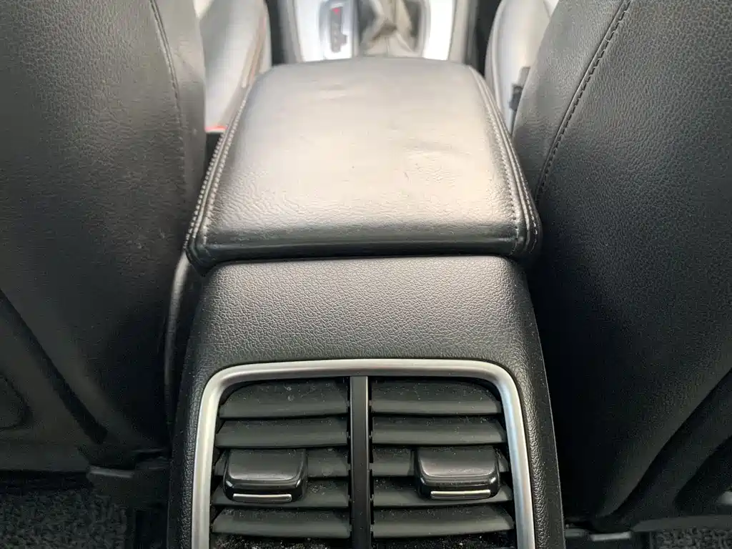 Audi Q3 2018 — фото 13
