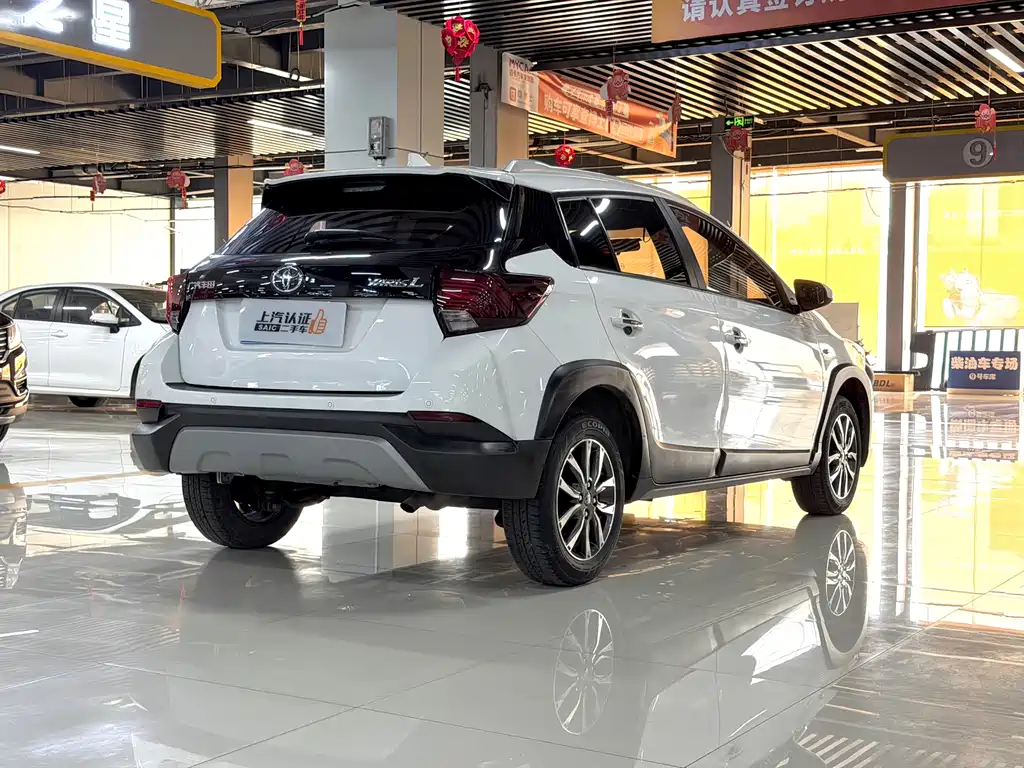 Toyota Yaris L 2022 — фото 4