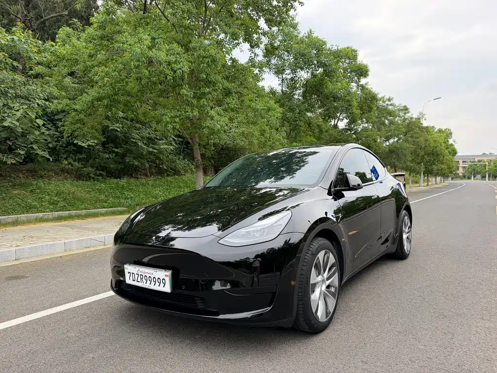 Tesla Model Y 2022 — фото 1