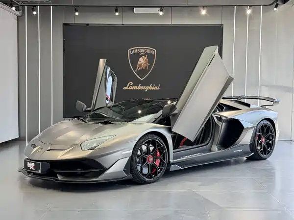 Lamborghini Aventador 2019