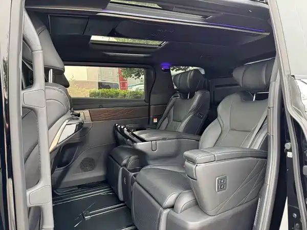 Toyota Alphard 2024