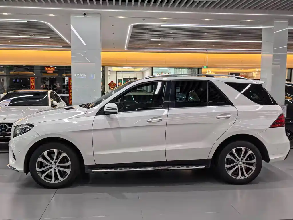Mercedes-Benz GLE 2016 — фото 2