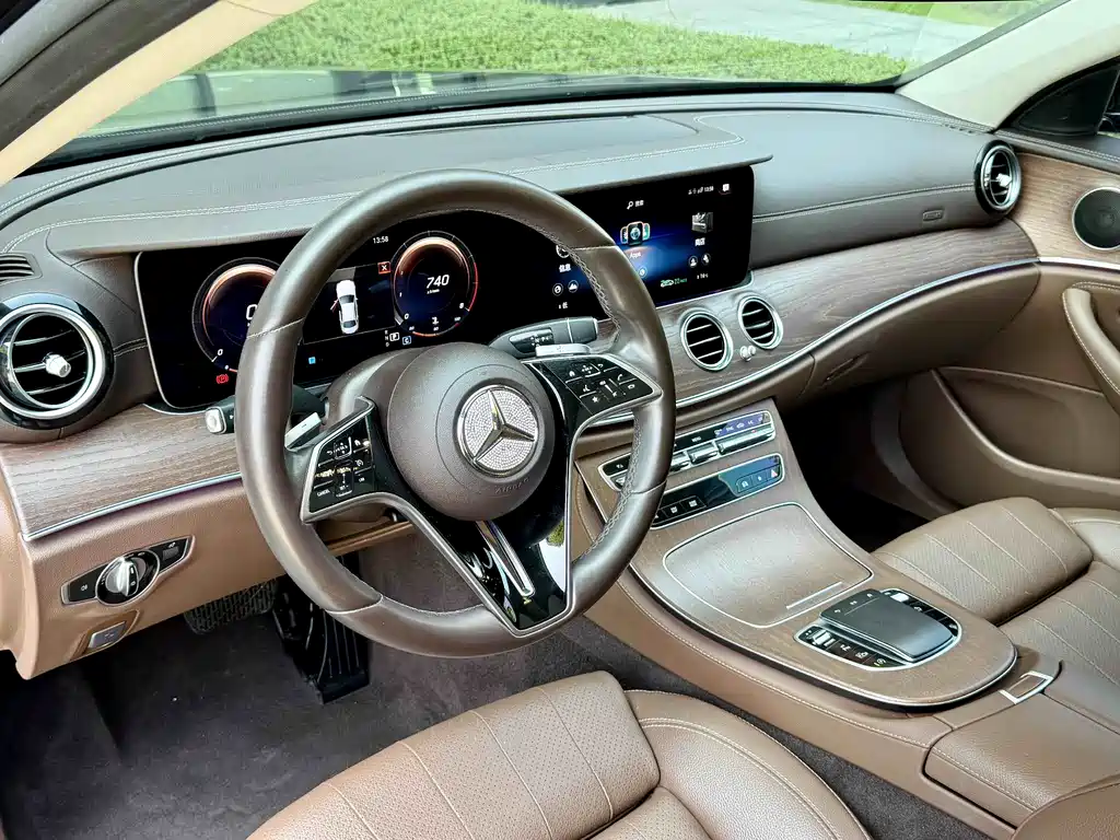 Mercedes-Benz E-Class 2022 — фото 8