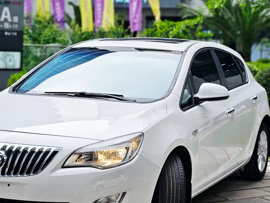 Buick Excelle 2014 — фото 17