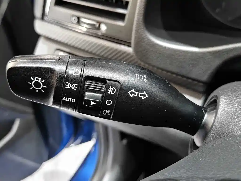 Hyundai Elantra 2017 — фото 13