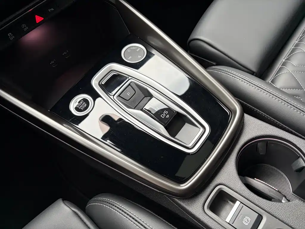 Audi A3 2025 — фото 12