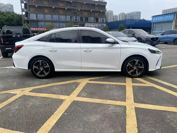 MG MG5 2023