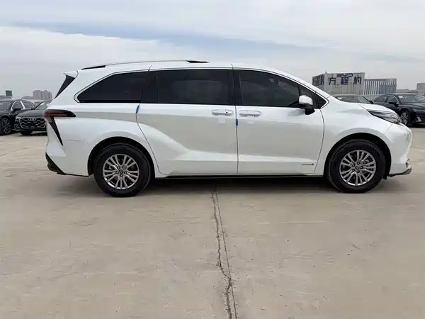 Toyota Sienna 2021