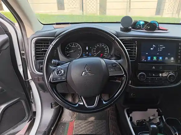 Mitsubishi Outlander 2019