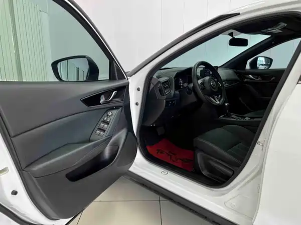 Mazda CX-4 2023
