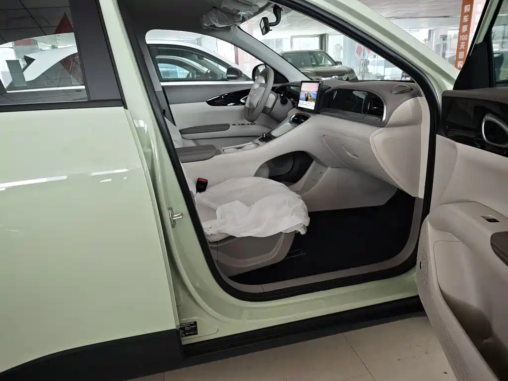 Geely Galaxy Starwish 2026 — фото 13