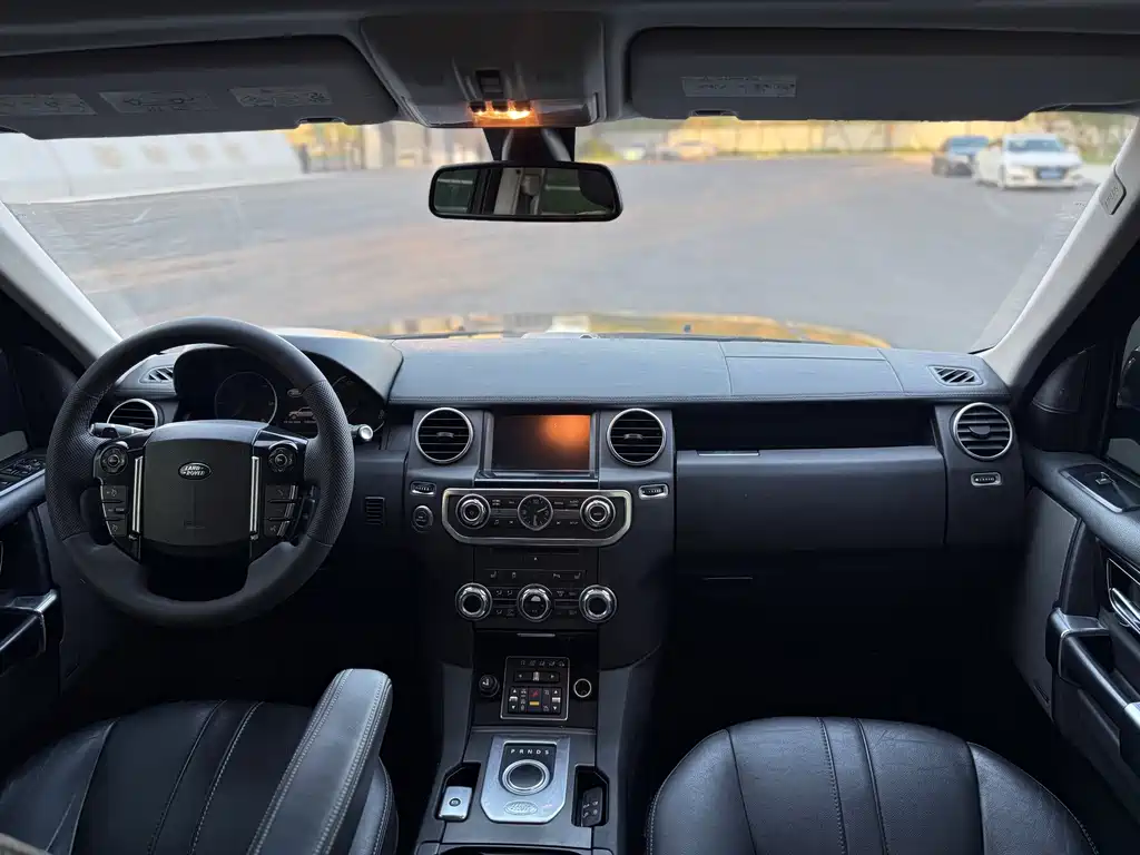 Land Rover Discovery 2013 — фото 13
