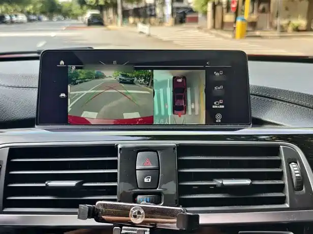 BMW 3 Series 2019 — фото 17