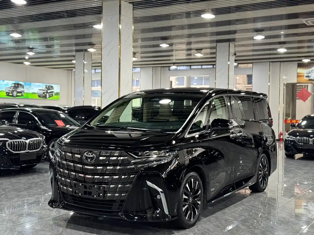 Toyota Alphard 2024 — фото 1