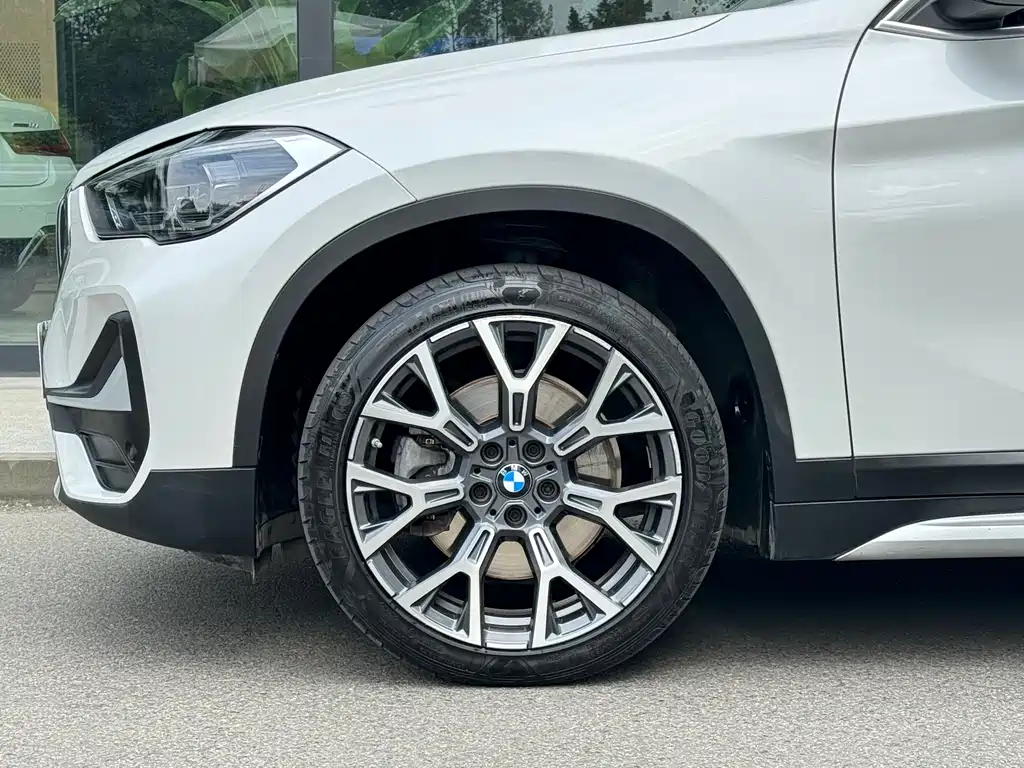BMW X1 2022 — фото 3